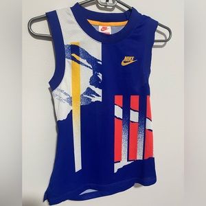 Nike sports top